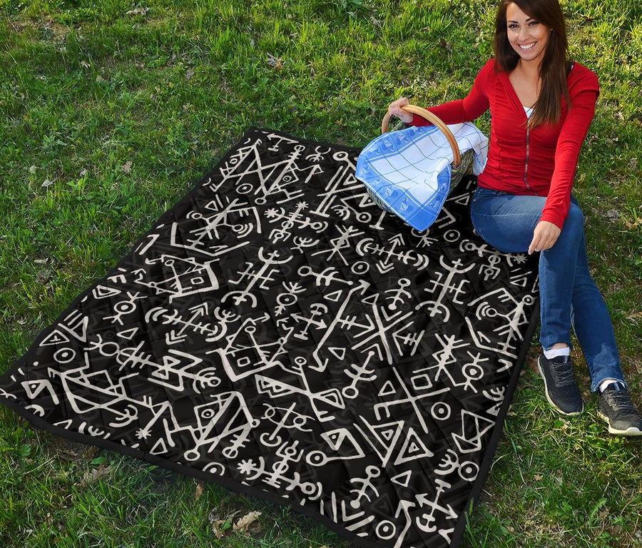 Tspinners Futhark Norse Islandic Premium Quilt A7